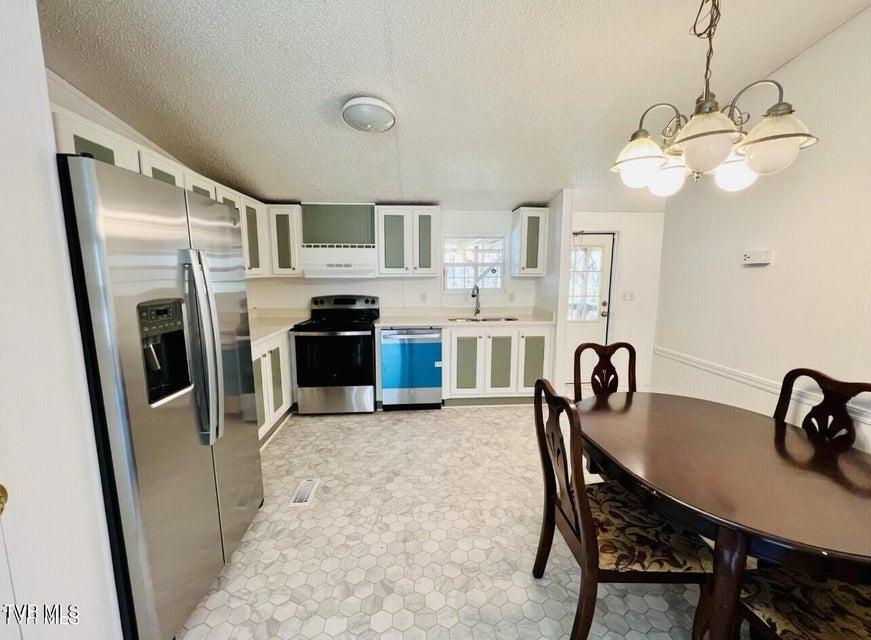 Photo #16: 518 E  River Street