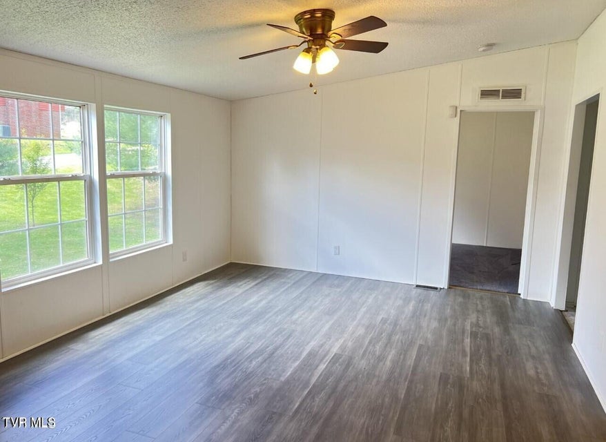 Photo #19: 518 E  River Street