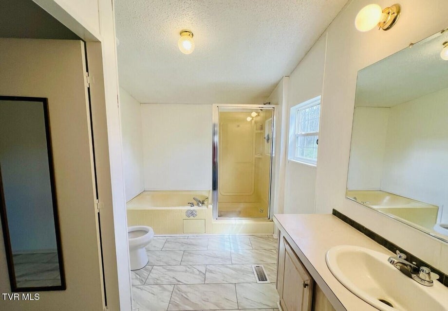 Photo #26: 518 E  River Street