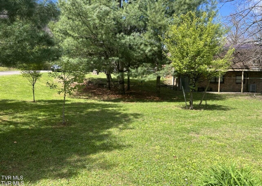 Photo #36: 518 E  River Street