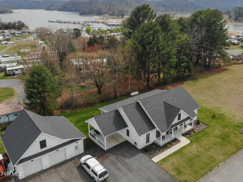 Photo #5: 210 Lakeview Estates Drive