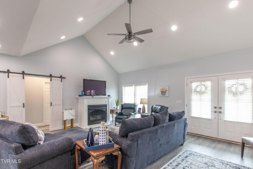 Photo #10: 210 Lakeview Estates Drive