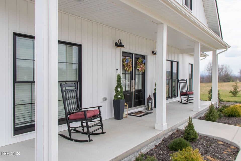 Photo #3: 210 Lakeview Estates Drive