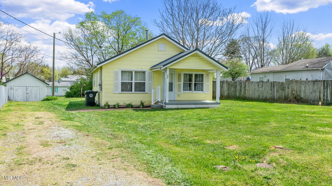 Photo #2: 304 Ridgelawn Avenue