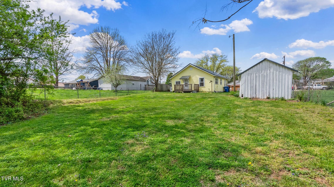 Photo #4: 304 Ridgelawn Avenue