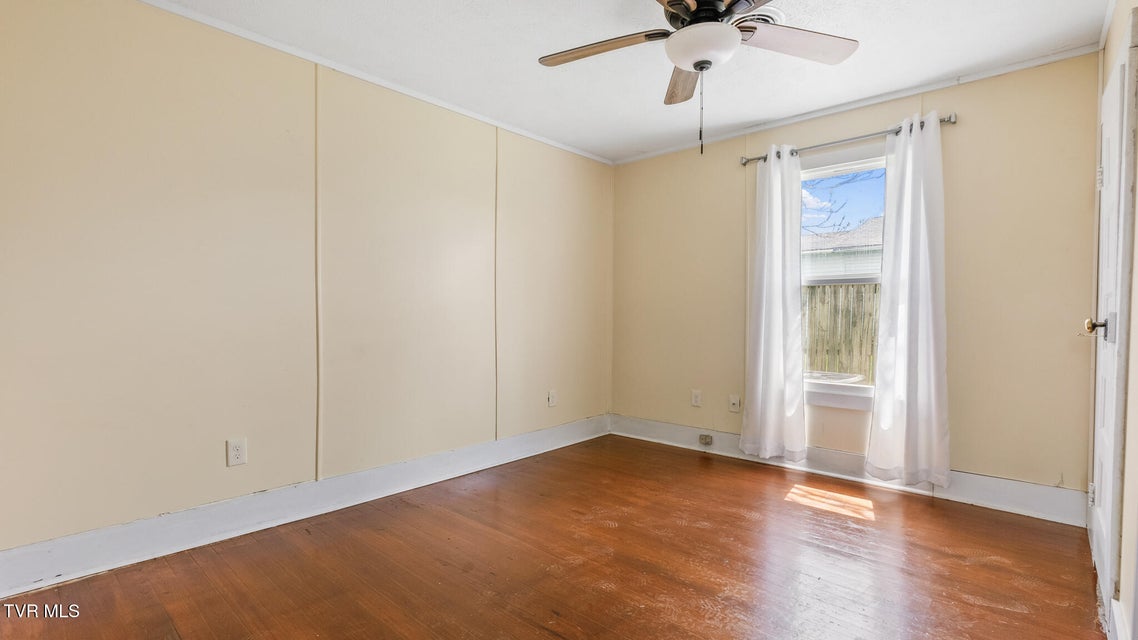 Photo #8: 304 Ridgelawn Avenue