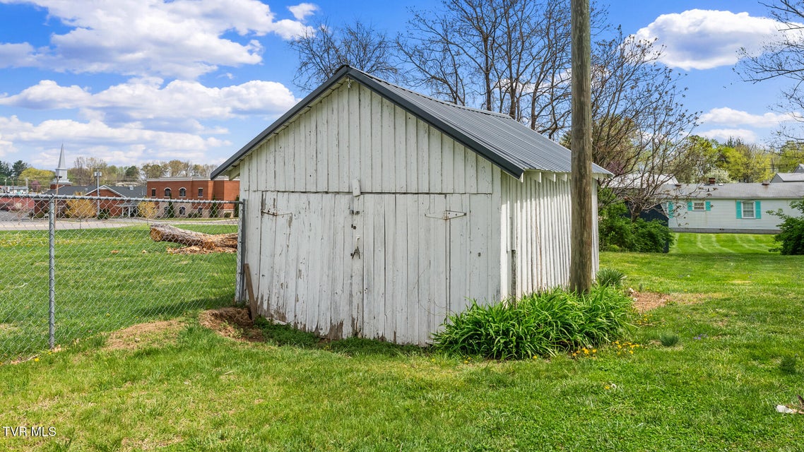 Photo #14: 304 Ridgelawn Avenue