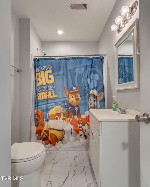 Photo #15: 924 Campbell Street