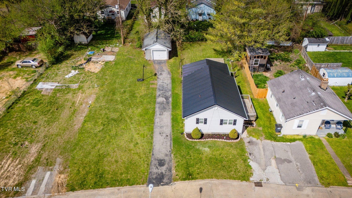 Photo #26: 924 Campbell Street