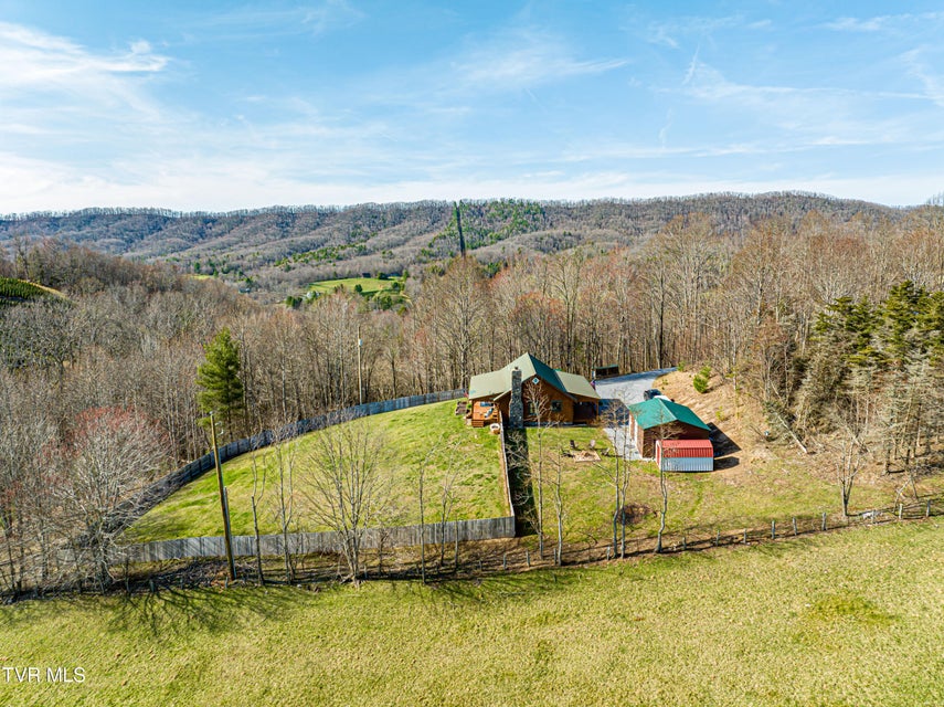 Photo #33: 20903 Azen Road