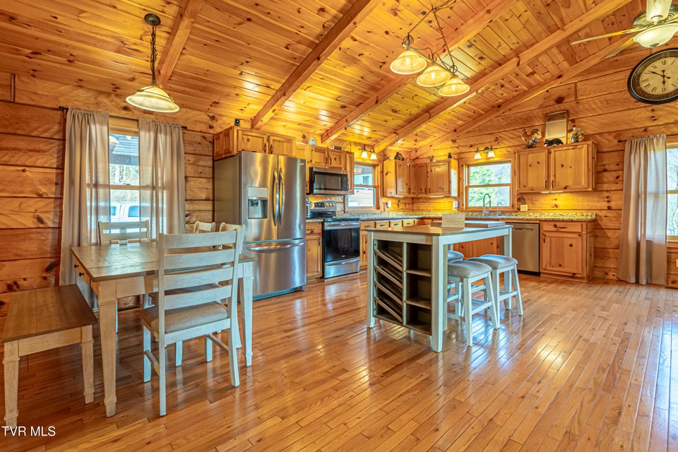Photo #10: 20903 Azen Road