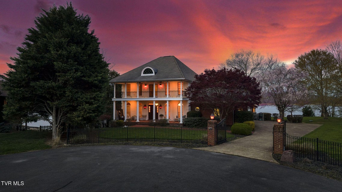 Photo #2: 471 Chelaque Way