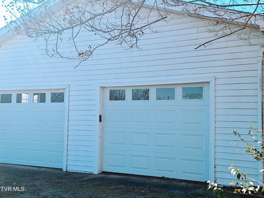 Photo #8: 949 Fairview Avenue