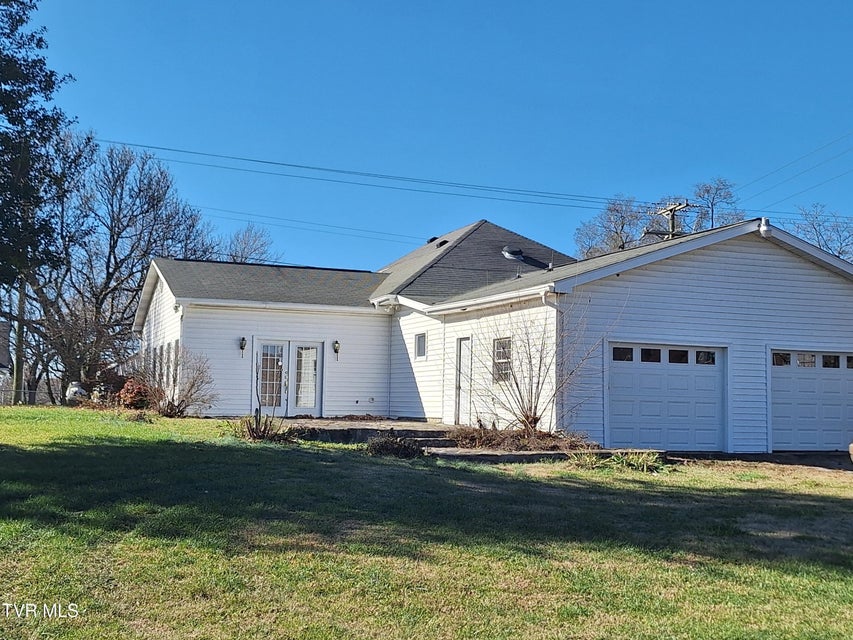 Photo #6: 949 Fairview Avenue