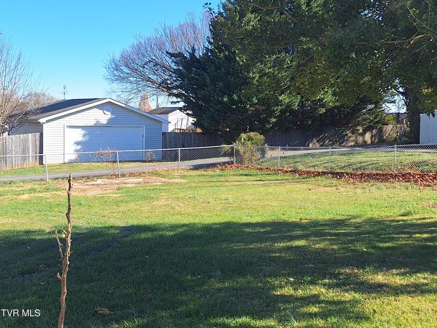 Photo #15: 949 Fairview Avenue