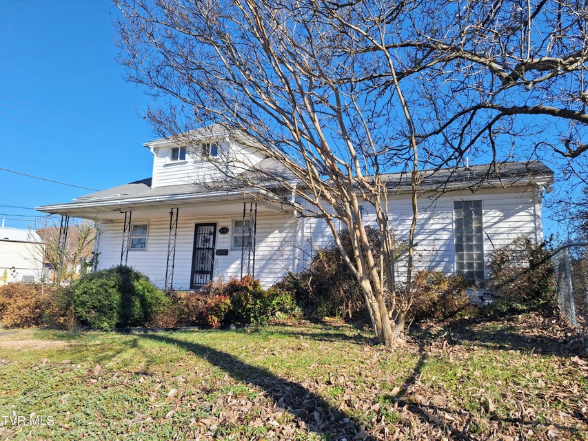 Photo #3: 949 Fairview Avenue
