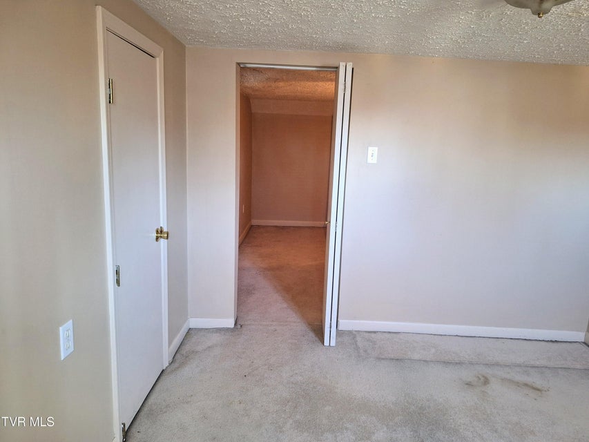 Photo #19: 949 Fairview Avenue