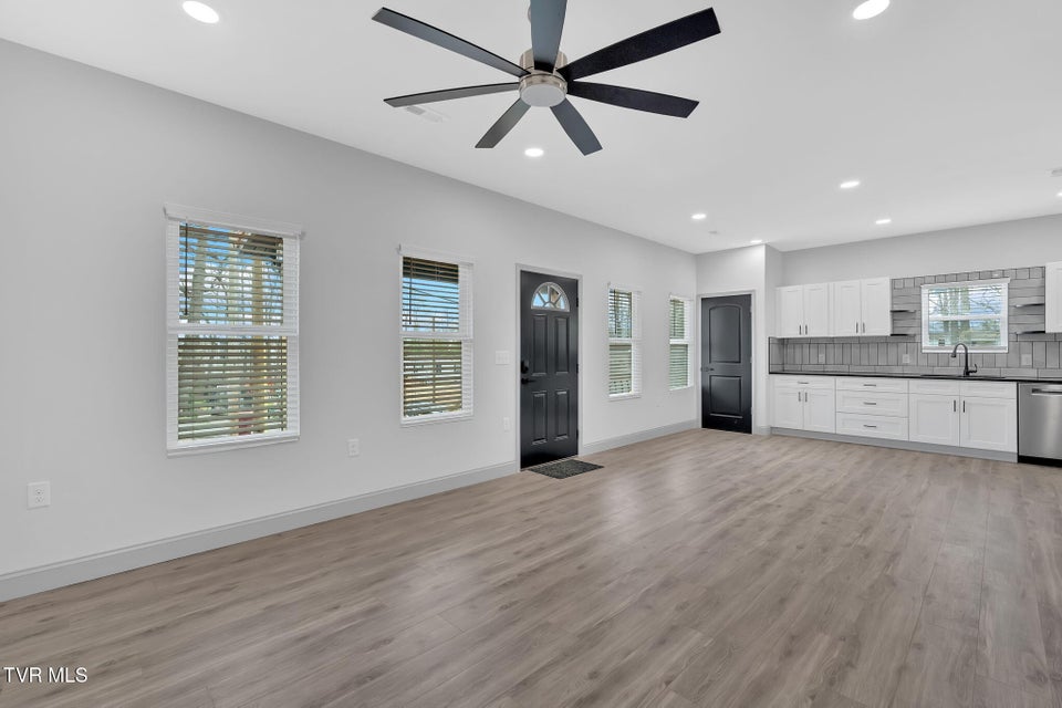 Photo #5: 619 Barton Street