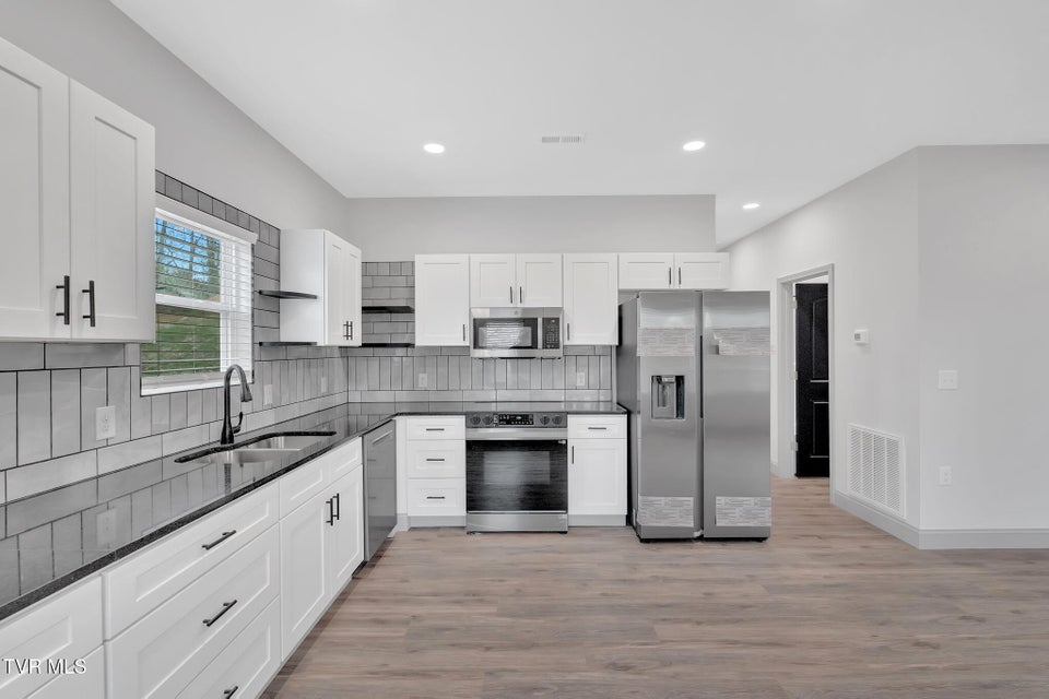 Photo #4: 619 Barton Street