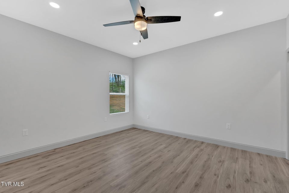 Photo #7: 619 Barton Street