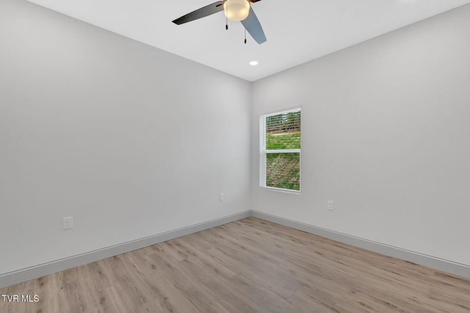 Photo #11: 619 Barton Street