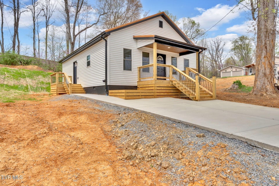 Photo #21: 619 Barton Street