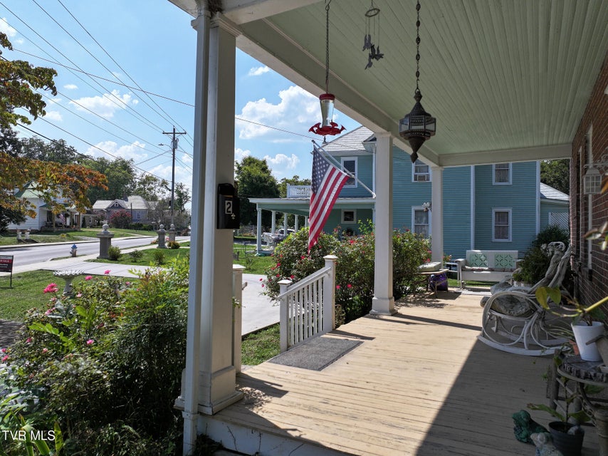 Photo #3: 402 Irish Street