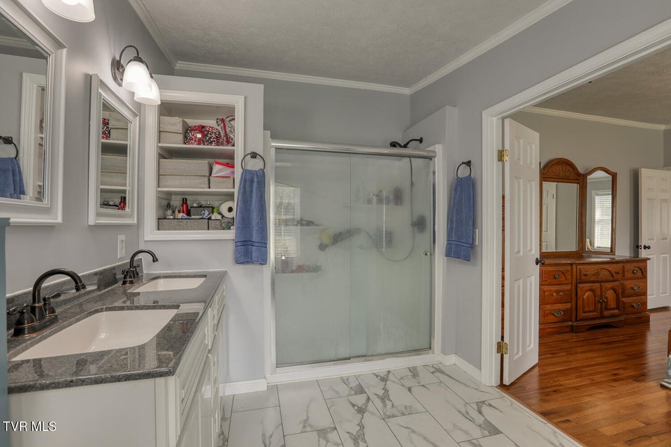 Photo #33: 4135 Ottway Road