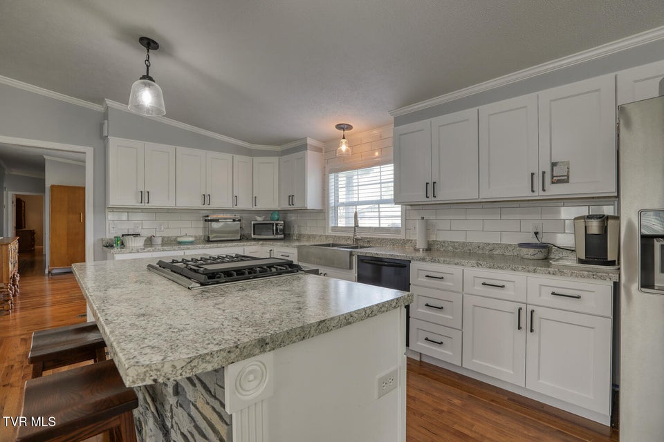 Photo #16: 4135 Ottway Road