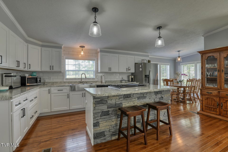 Photo #15: 4135 Ottway Road