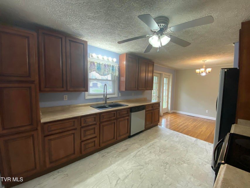 Photo #8: 158 Taylortown Road
