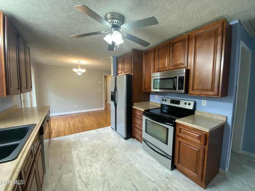 Photo #9: 158 Taylortown Road