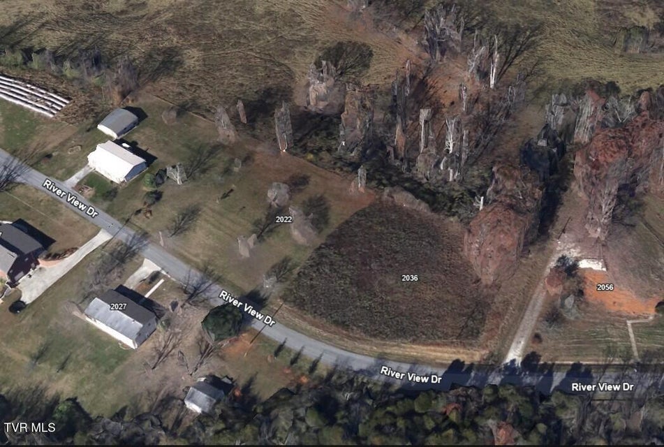 Photo #2: 2034 River View Dr