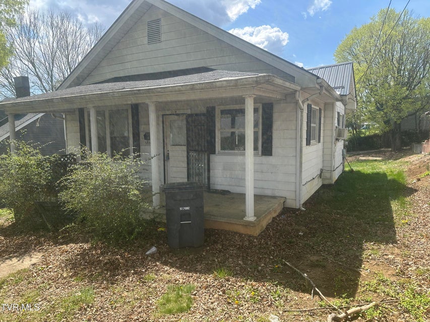 Photo #2: 714 Fairview Avenue