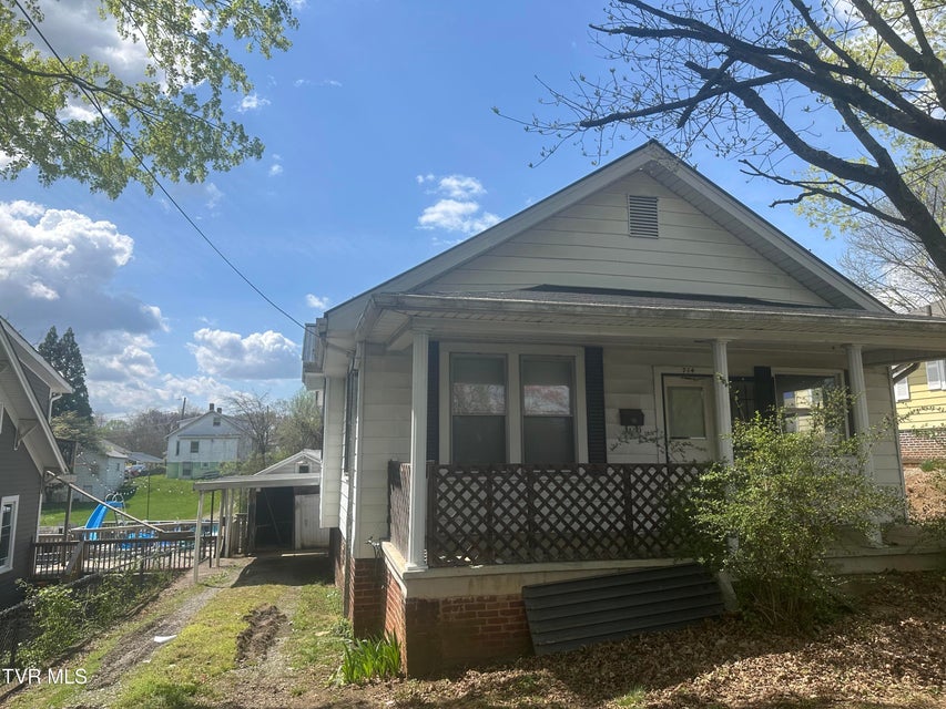 Photo #3: 714 Fairview Avenue