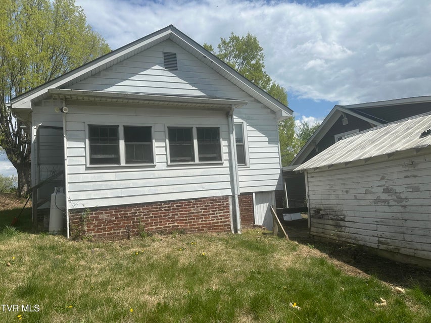 Photo #5: 714 Fairview Avenue