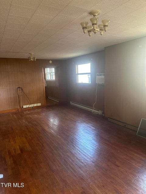 Photo #6: 714 Fairview Avenue
