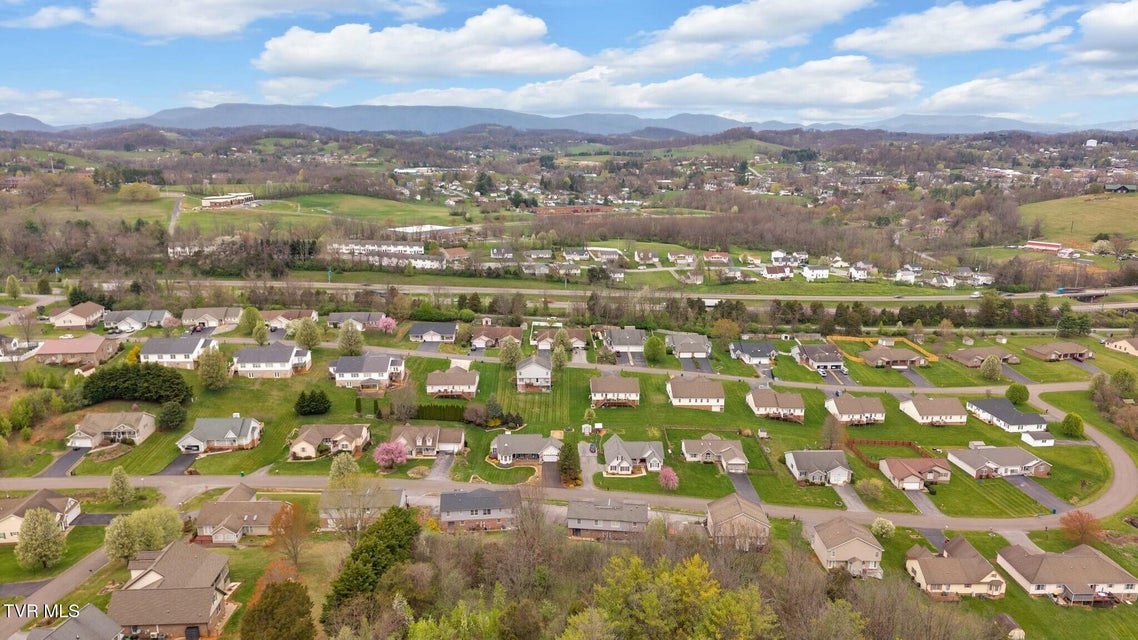 Photo #10: 20802 Meadowbrook Drive