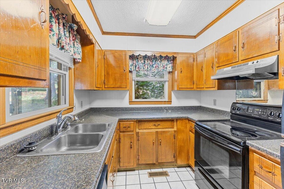 Photo #9: 181 Milburn Drive