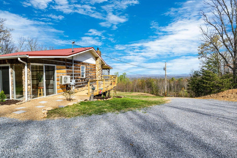 Photo #37: 975 Round Knob Road
