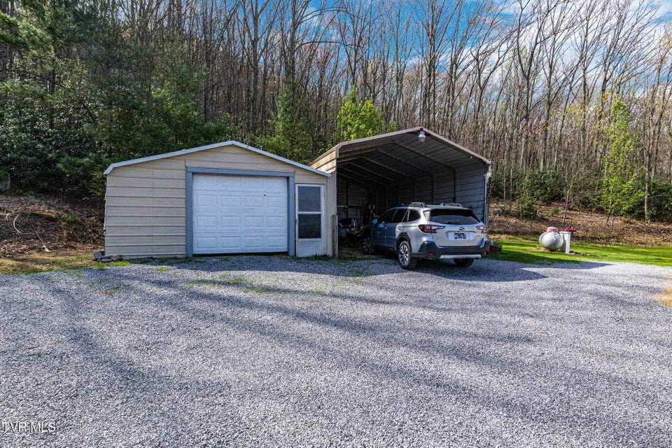 Photo #38: 975 Round Knob Road