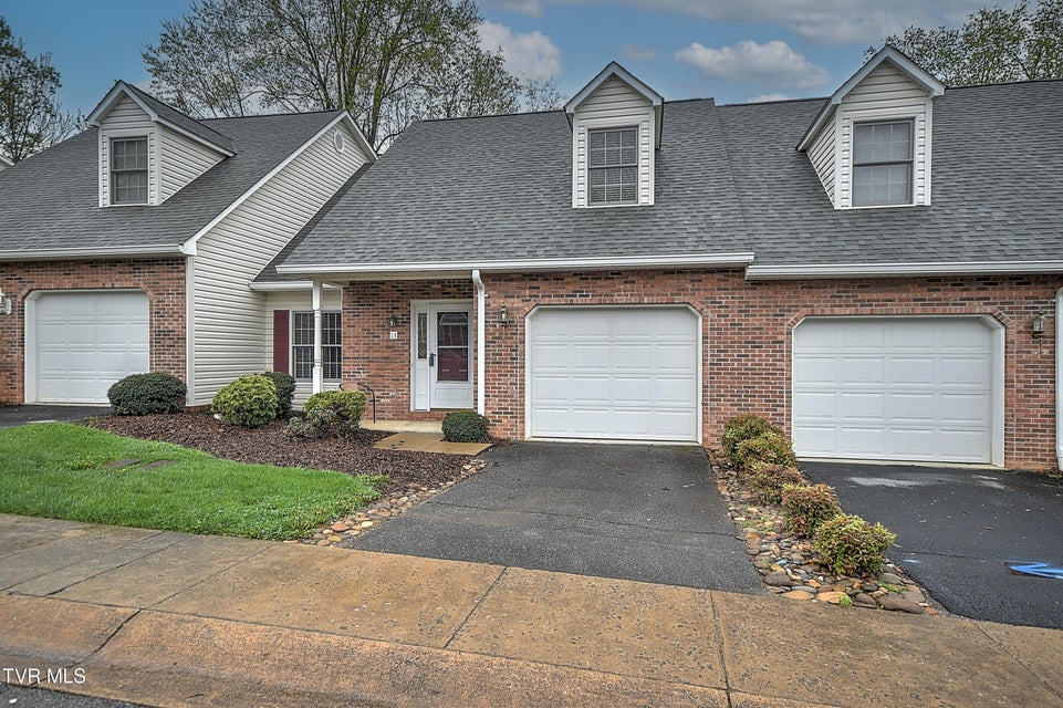 Photo #39: 13 Cherokee Ridge Court