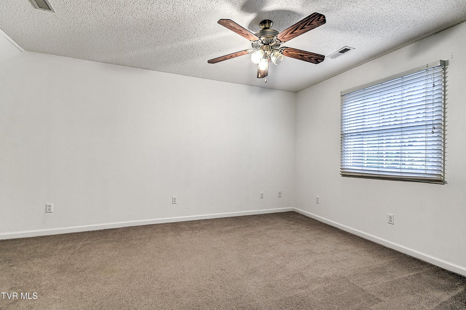 Photo #29: 13 Cherokee Ridge Court