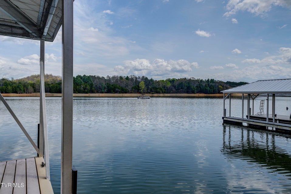 Photo #4: 149 Lake Harbor Drive