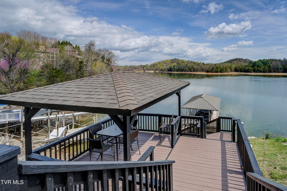 Photo #10: 149 Lake Harbor Drive