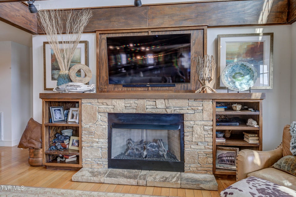 Photo #78: 149 Lake Harbor Drive