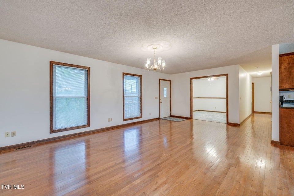 Photo #7: 120 Lynnwood Drive