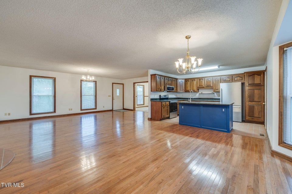 Photo #10: 120 Lynnwood Drive