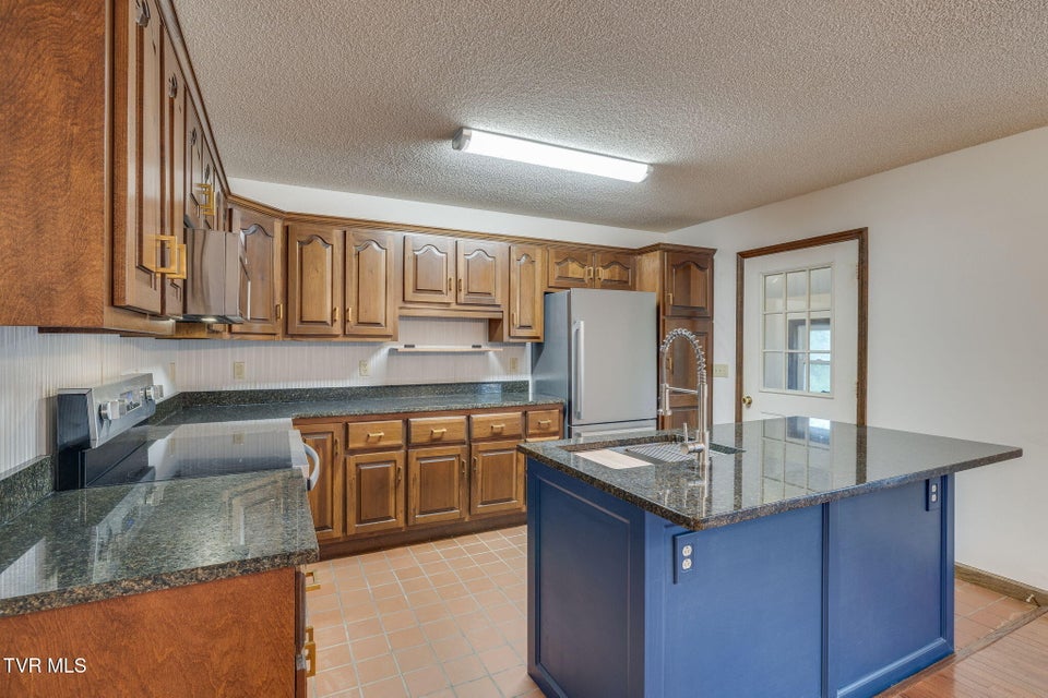Photo #13: 120 Lynnwood Drive