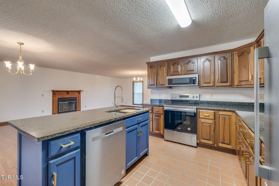 Photo #14: 120 Lynnwood Drive